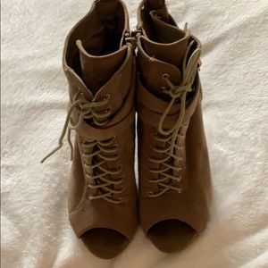 Ankle boots